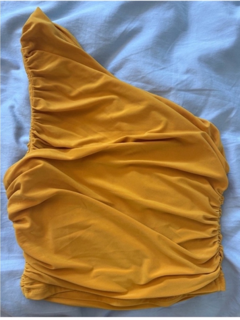 Express One-Shoulder Ribbed Crop Top - Yellow - Picture 3 of 4
